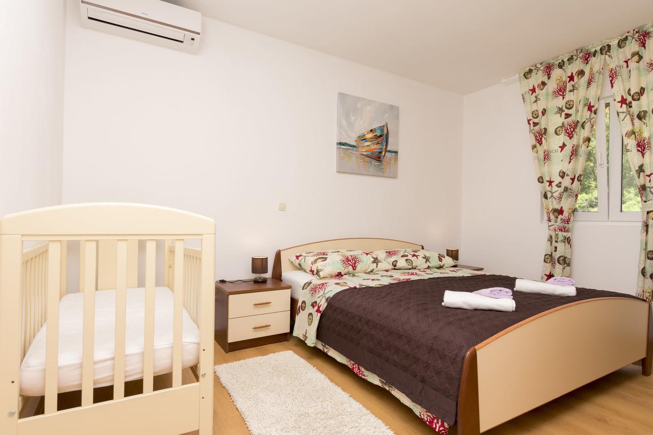 Apartment Petea Omiš Cameră foto
